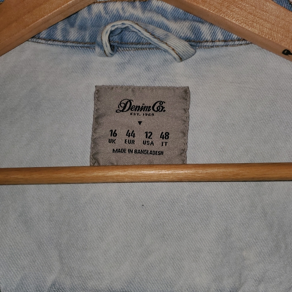 Denim jacket - Picture 2 of 3